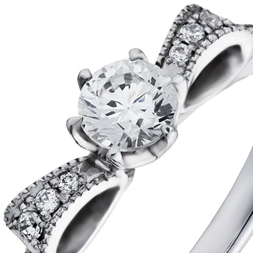 婚約指輪:かわいいリボンにダイヤとミル打ちを添えたデザイン