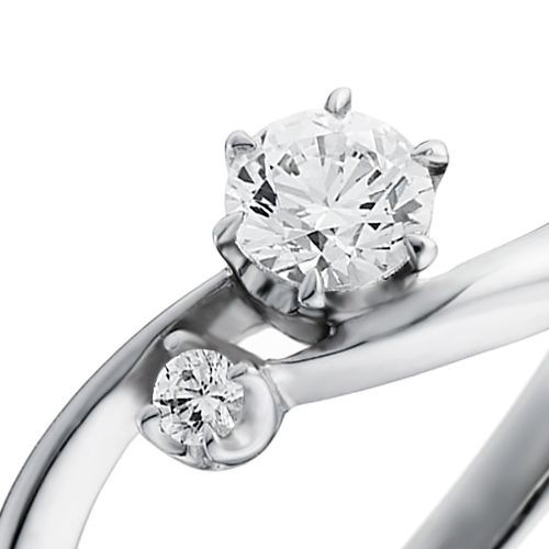 婚約指輪:優美な曲線を描いた大きなS字ラインにダイヤモンドを1石添えたリング