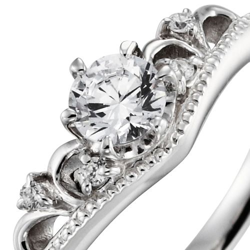 婚約指輪:V字のフォルムにダイヤとミル打ちをそえたティアラスタイル