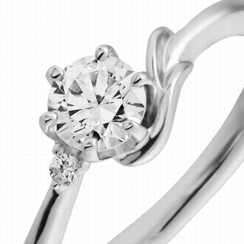 婚約指輪:アルファベット『F』モチーフのウェーブラインにダイヤを添えて